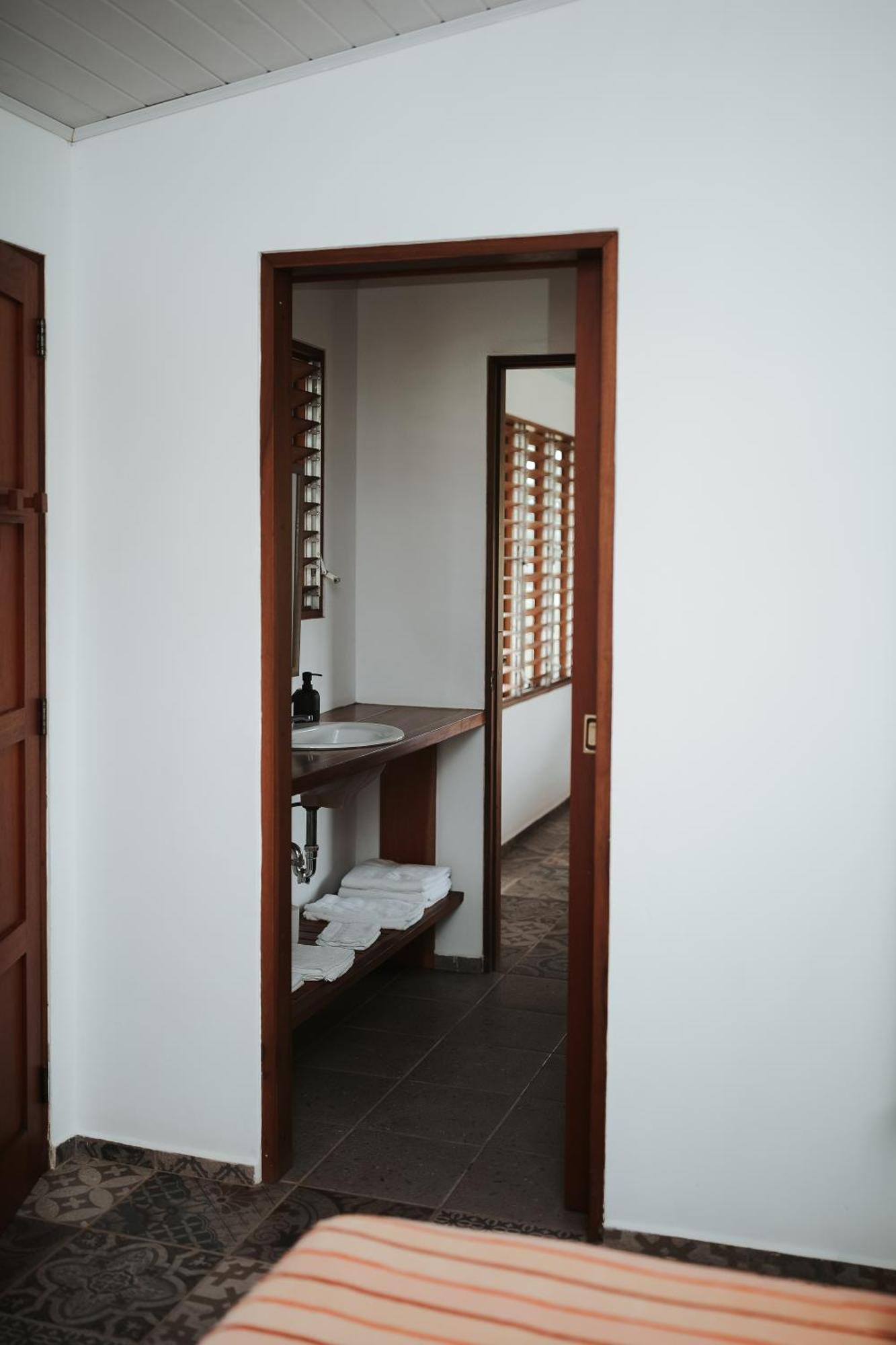 Salvatierra Beachfront Hotel Puerto Coyote Bilik gambar