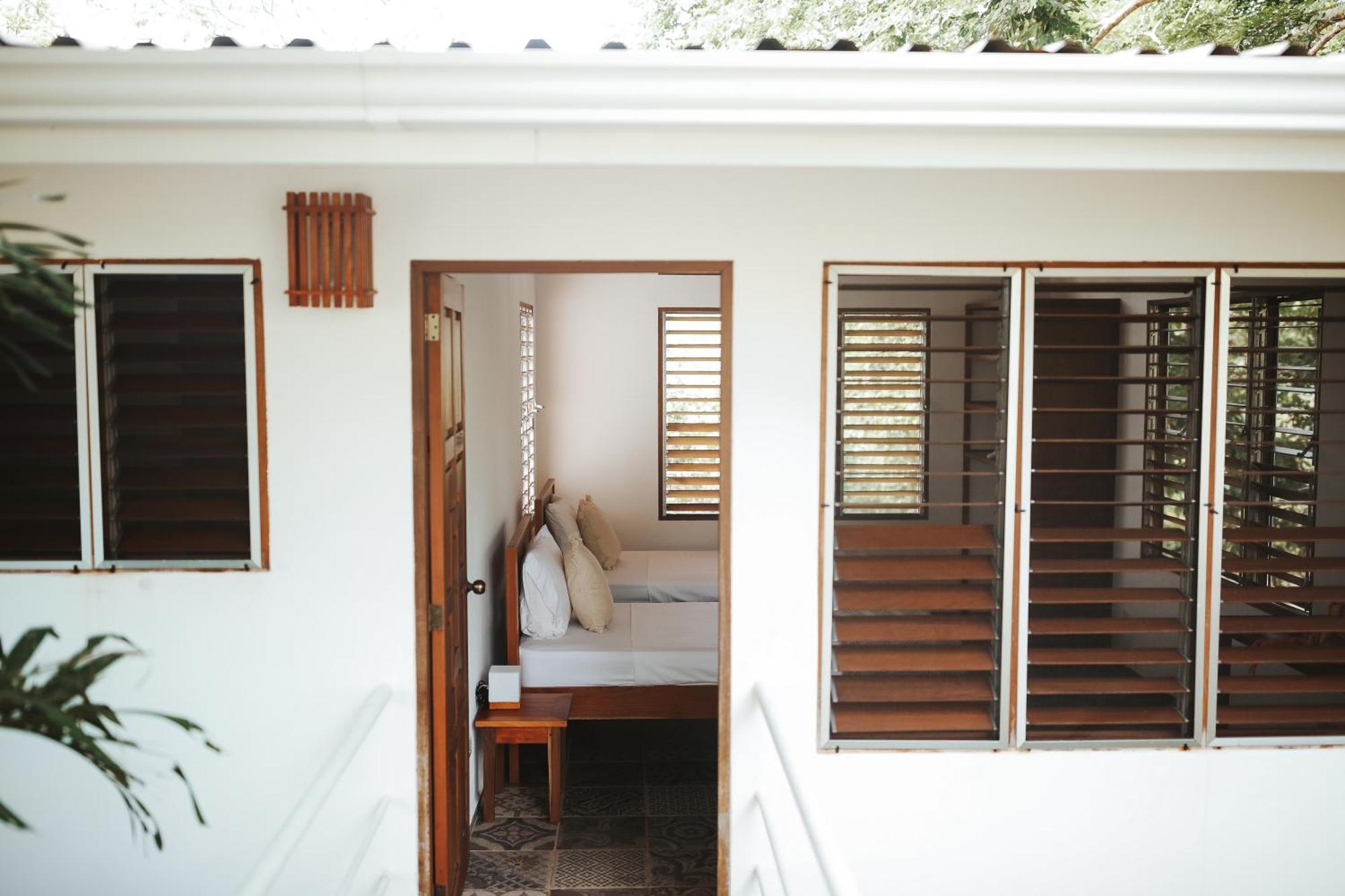 Salvatierra Beachfront Hotel Puerto Coyote Bilik gambar